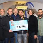 Scheckübergabe „99 fragt nach“ für „Ma hilft“